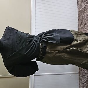 CARGO PANTS/BLACK CROPPED BOUTIQUE SHIRT